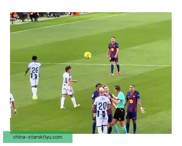 前裁判称有犯规亚马尔点球重罚